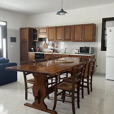 Casa Emenenzia Apartman *